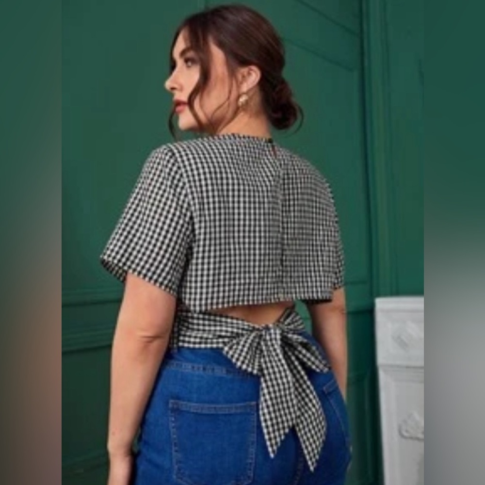 SHEIN Curve tie-back gingham top